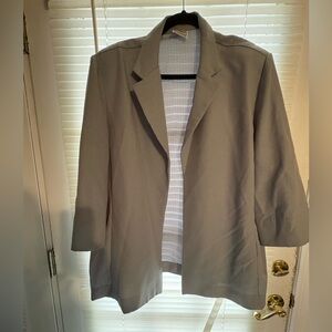 Elegant Women's Gray Blazer